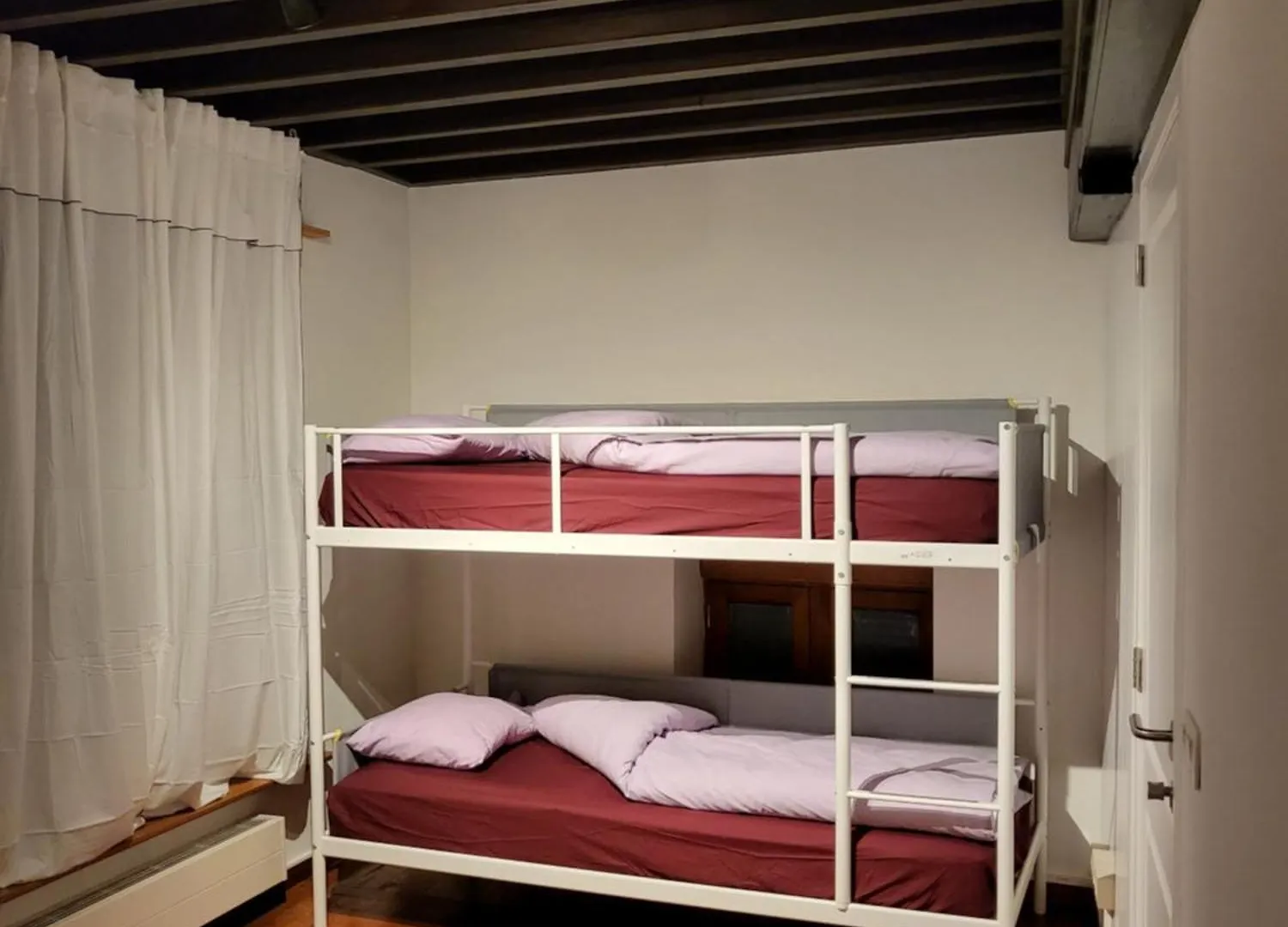Viktoria Hostel Anversa Belgio